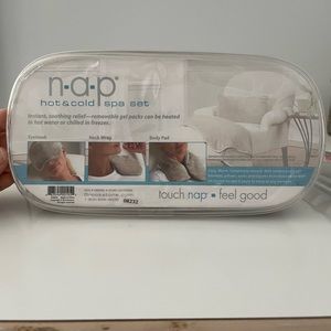 Brookstone N.A.P Hot & Cold Spa Set